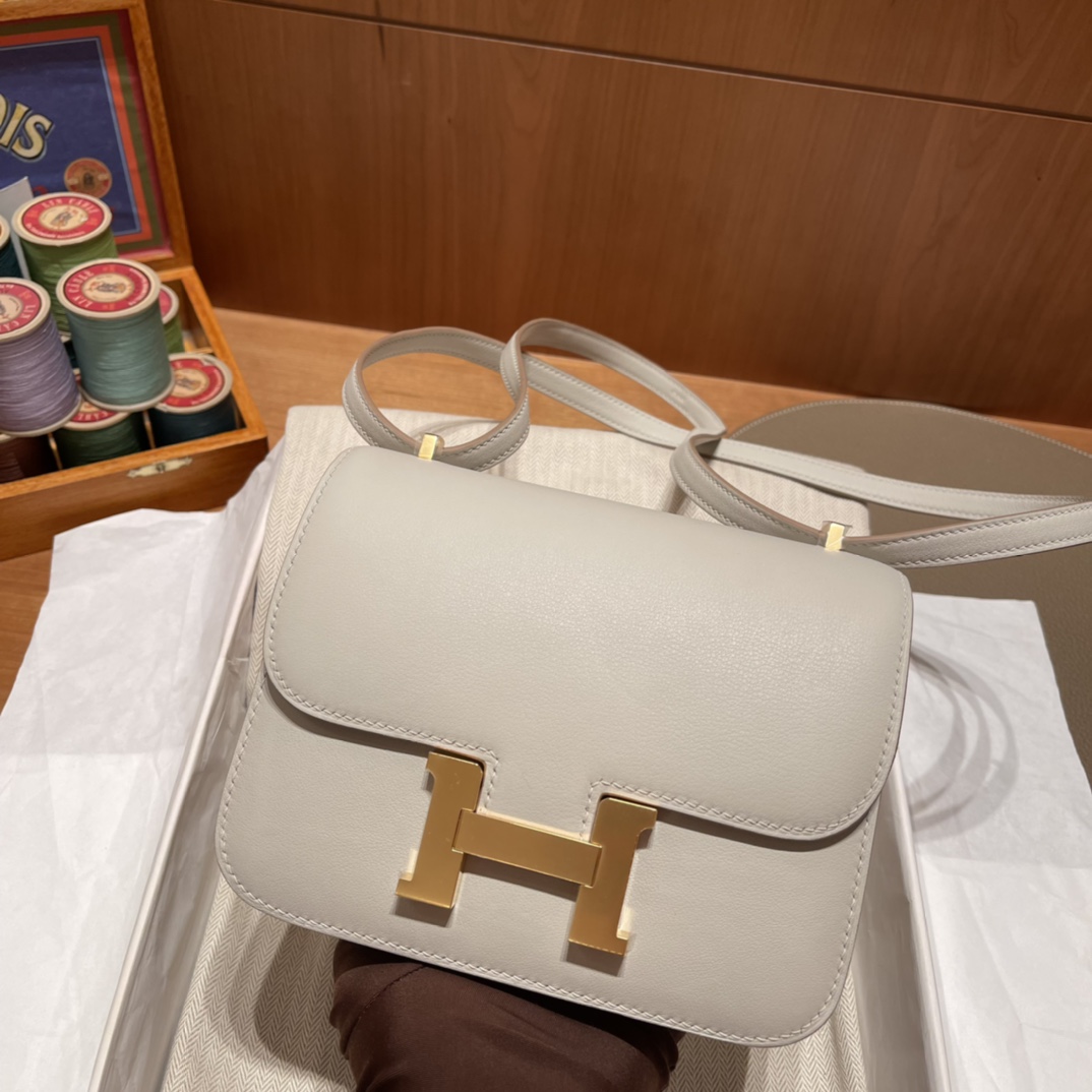 에르메스 콘스탄스18 크레 금장 스위프트